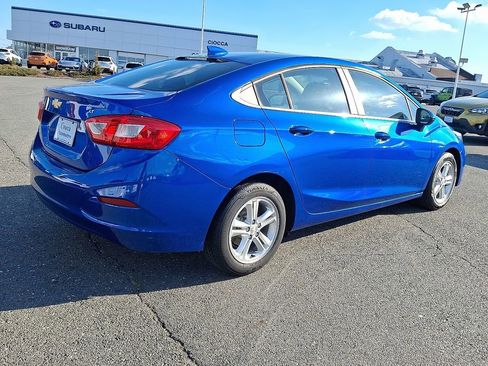 Used 2017 Chevrolet Cruze LT image 9