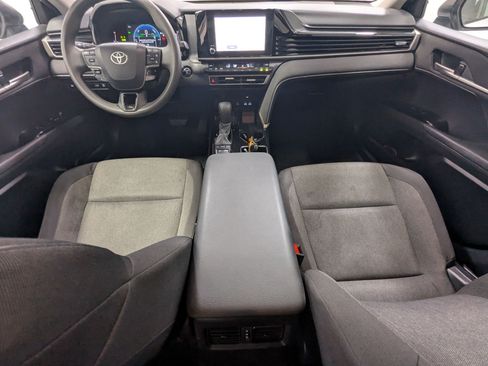 Used 2025 Toyota Camry LE FWD image 23