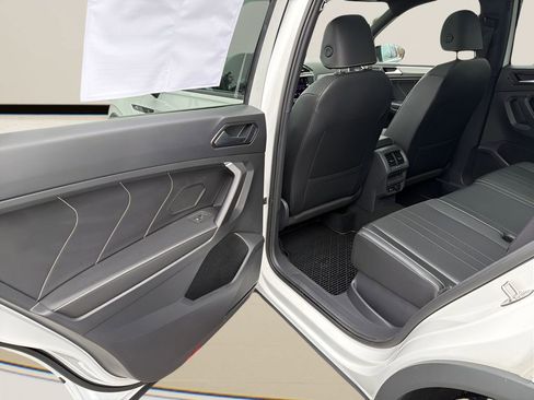 Used 2022 Volkswagen Tiguan SE R-Line image 24