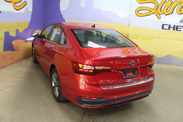 Used 2023 Volkswagen Jetta SE w/ Panoramic Sunroof Package FWD image 6