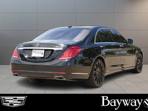 Used 2017 Mercedes-Benz S 550 Sedan image 5