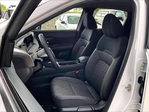 Certified 2025 Nissan Kicks SV AWD/4WD image 8