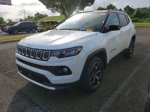 Used 2025 Jeep Compass Limited AWD/4WD image 5
