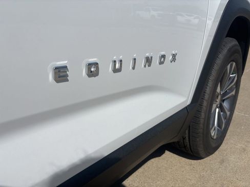 New 2026 Chevrolet Equinox LT w/ Convenience Package II FWD image 7