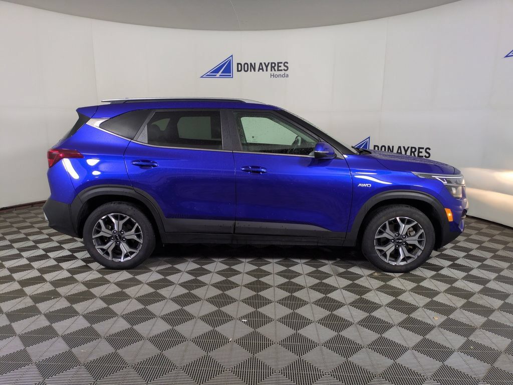 Used 2023 Kia Seltos EX AWD/4WD image 9