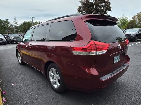 Used 2011 Toyota Sienna LE FWD image 8