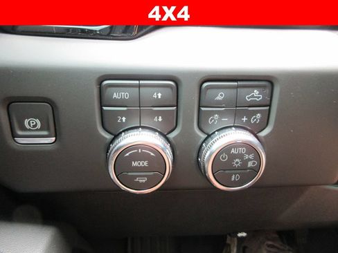 Certified 2025 GMC Sierra 1500 AT4 w/ AT4 Premium Package AWD/4WD image 34