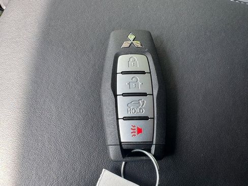 New 2025 Mitsubishi Outlander SE image 34