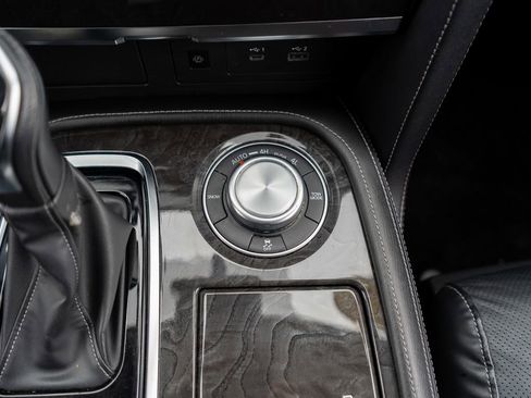 Used 2024 INFINITI QX80 Luxe image 31