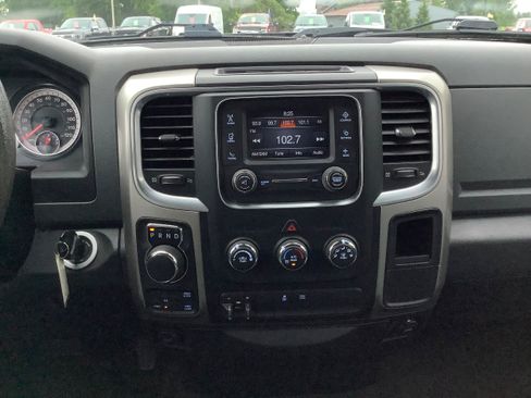 Used 2017 RAM 1500 Classic SLT AWD/4WD image 9