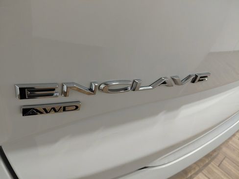 Used 2024 Buick Enclave Premium image 32