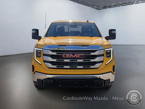 Used 2025 GMC Sierra 1500 SLE w/ Preferred Package image 9
