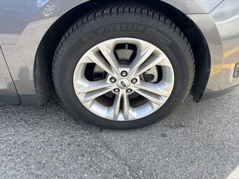 Used 2013 Ford Taurus SEL image 9