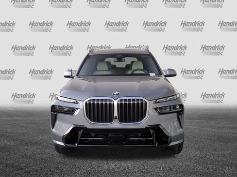 Used 2026 BMW X7 xDrive40i w/ M Sport Package AWD/4WD image 3