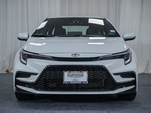 Used 2025 Toyota Corolla SE w/ SE Premium Package FWD image 2