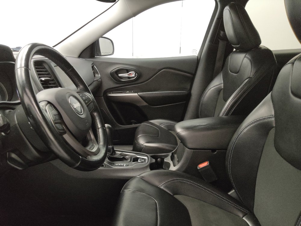 Used 2021 Jeep Cherokee Latitude Plus FWD image 17