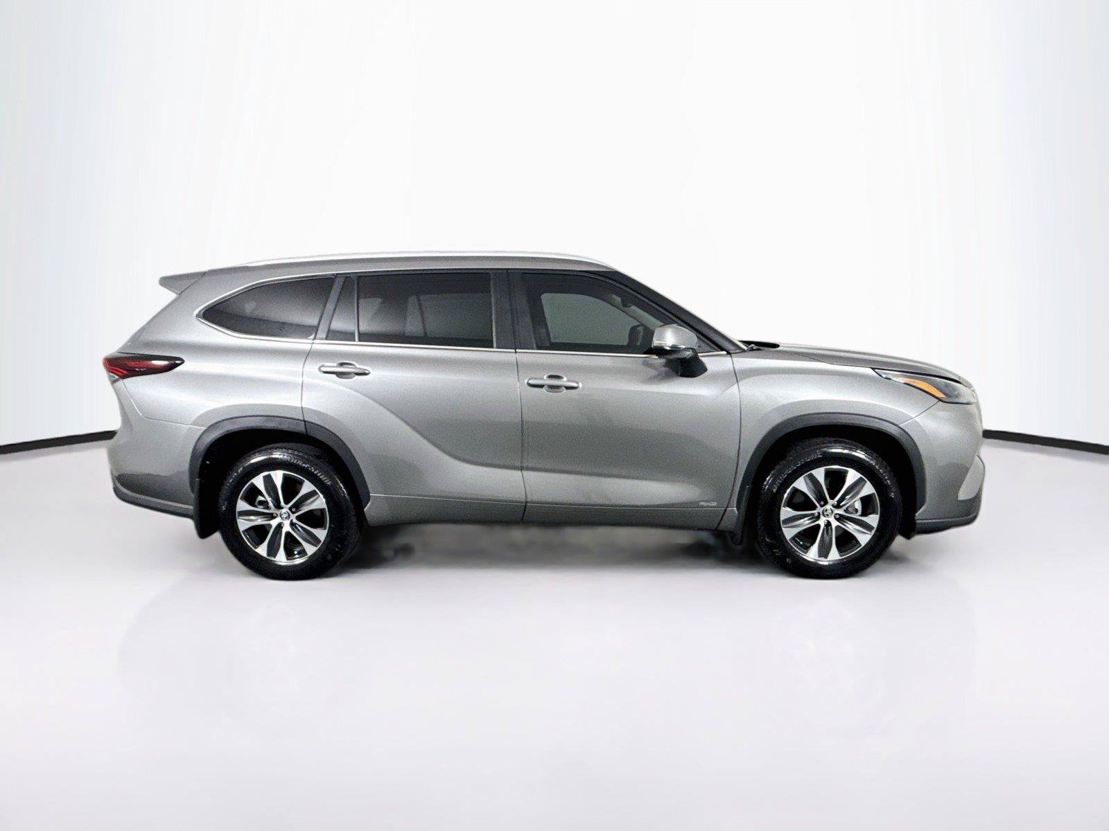 Certified 2026 Toyota Highlander XLE AWD/4WD image 11