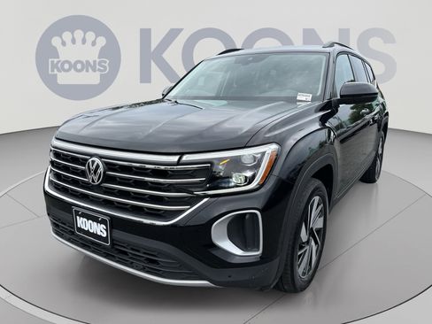 Used 2025 Volkswagen Atlas SE AWD/4WD image 1