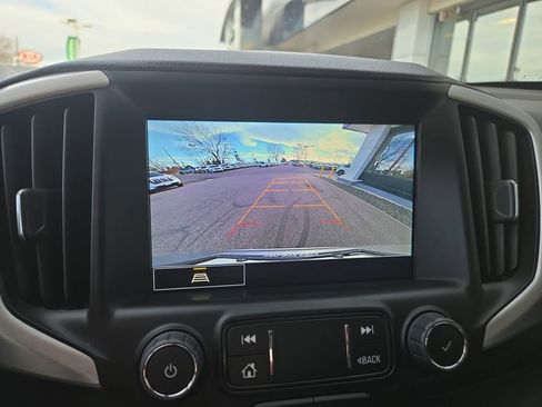 Used 2024 GMC Terrain SLT w/ Elevation Edition image 26