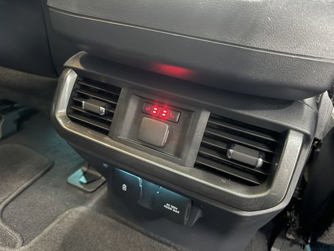 Used 2023 Ford F150 Lariat w/ Equipment Group 502A High image 30