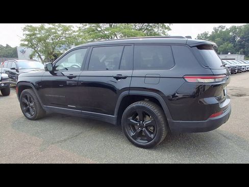 Used 2023 Jeep Grand Cherokee L Limited w/ Black Appearance Package AWD/4WD image 6