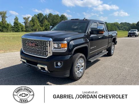 Used 2019 GMC Sierra 2500 Denali AWD/4WD image 1