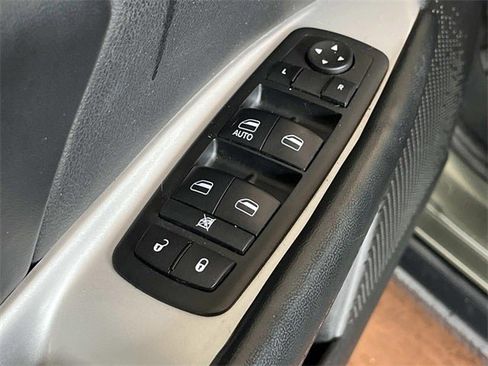 Used 2017 Dodge Journey SE image 24