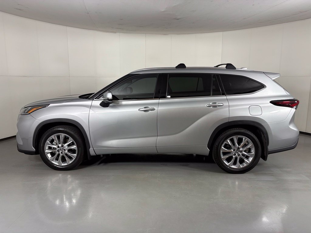 Used 2024 Toyota Highlander Limited AWD/4WD image 5
