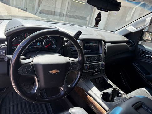 Used 2018 Chevrolet Suburban LT image 17