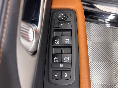 New 2026 Chrysler Pacifica Pinnacle image 42