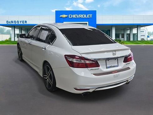 Used 2017 Honda Accord Sport image 8