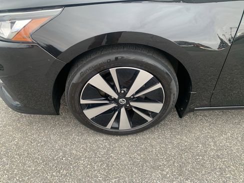 Used 2021 Nissan Altima 2.5 SV w/ SV Premium Package image 8