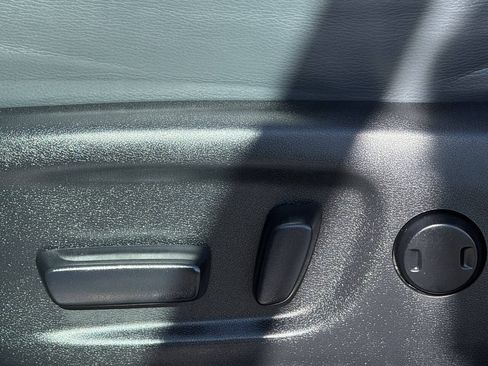 Used 2013 Toyota RAV4 Limited FWD image 10