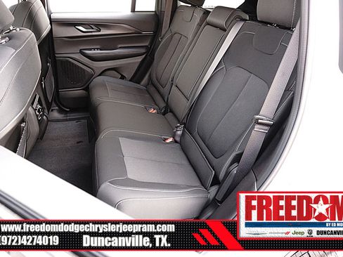New 2025 Jeep Grand Cherokee Laredo X image 14