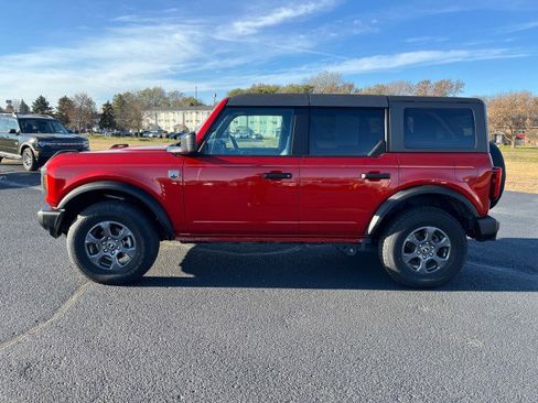 Used 2023 Ford Bronco Big Bend image 2