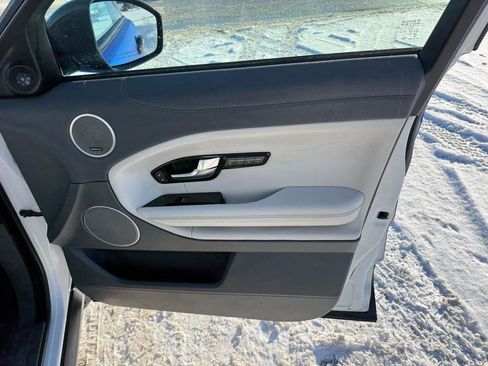 Used 2017 Land Rover Range Rover Evoque HSE image 28