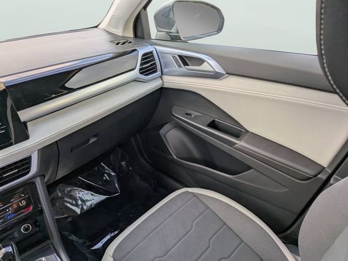 New 2026 Volkswagen Taos SE AWD/4WD image 12