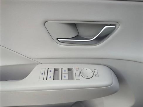 Used 2024 Hyundai Kona Limited FWD image 10