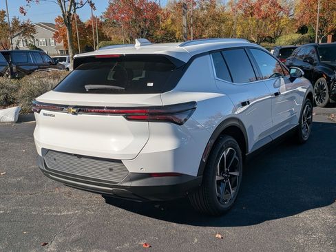 New 2026 Chevrolet Equinox EV LT image 8