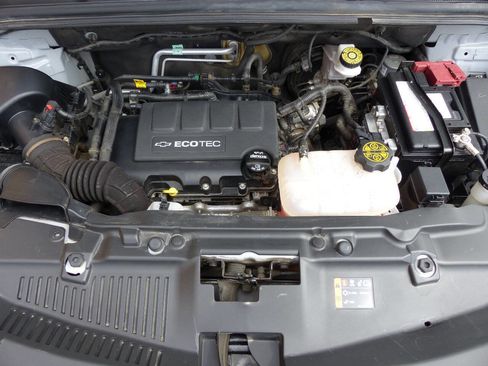 Used 2019 Chevrolet Trax LT w/ LT Convenience Package image 32