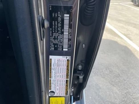 Used 2022 Toyota 4Runner Limited AWD/4WD image 32