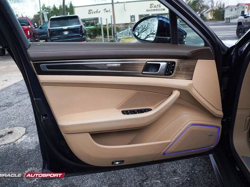 Used 2017 Porsche Panamera 4S image 14
