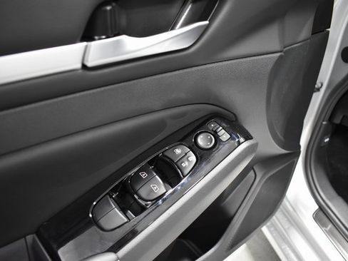 New 2025 Nissan Altima 2.5 SL image 15