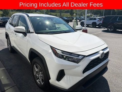 Used 2022 Toyota RAV4 XLE AWD/4WD image 14