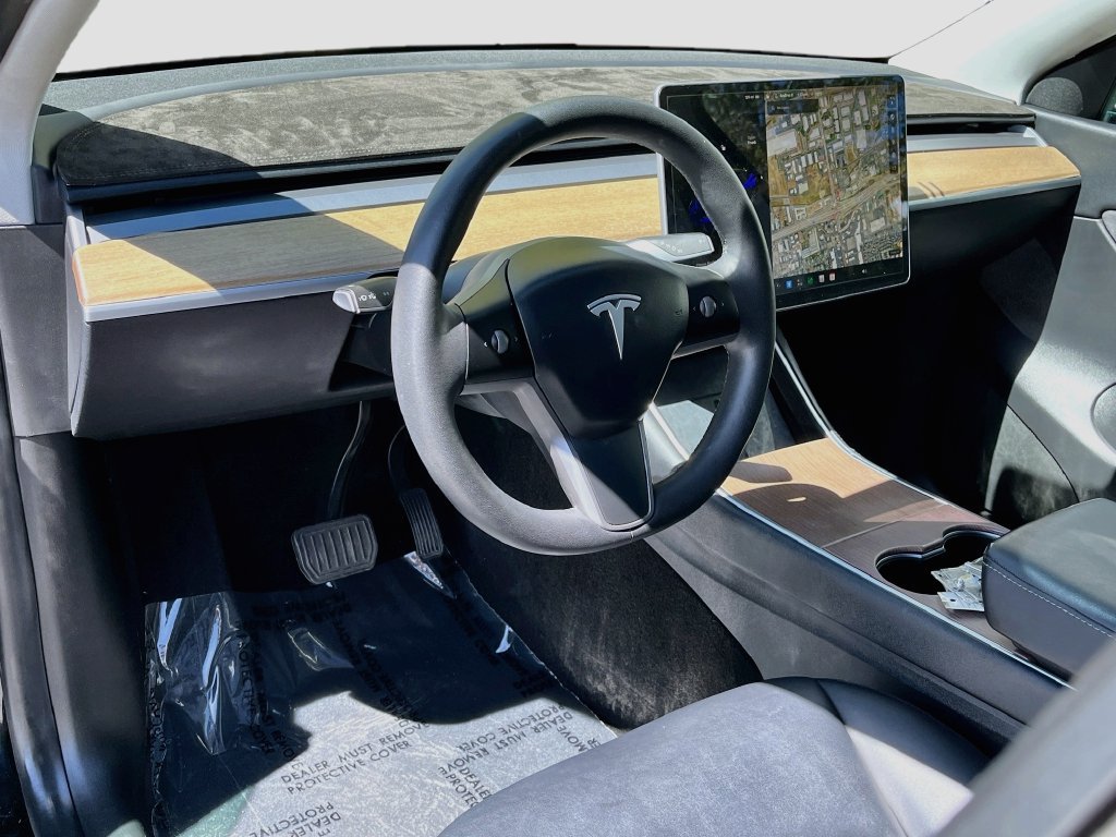 Used 2021 Tesla Model Y 2WD image 9