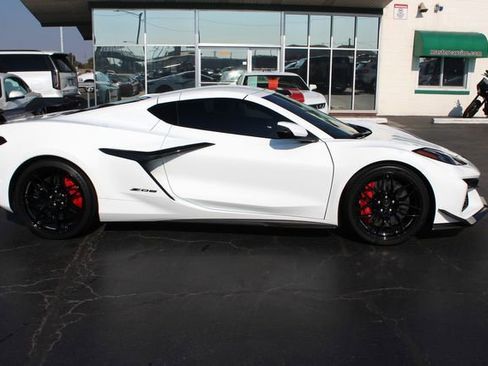 Used 2025 Chevrolet Corvette Z06 w/ Z07 Performance Package image 26