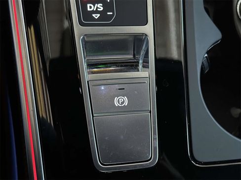 Used 2021 Audi S6 Premium Plus w/ S Sport Package image 27