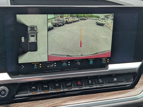 Used 2022 Chevrolet Silverado 1500 LT Trail Boss w/ LT Trail Boss Premium Package AWD/4WD image 25