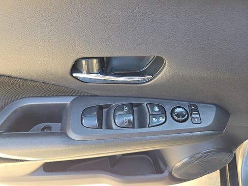 Used 2024 Nissan Kicks SV FWD image 12