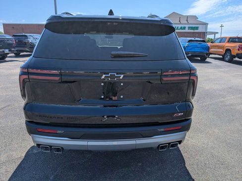 New 2026 Chevrolet Traverse Z71 w/ Enhanced Driving Package AWD/4WD image 8
